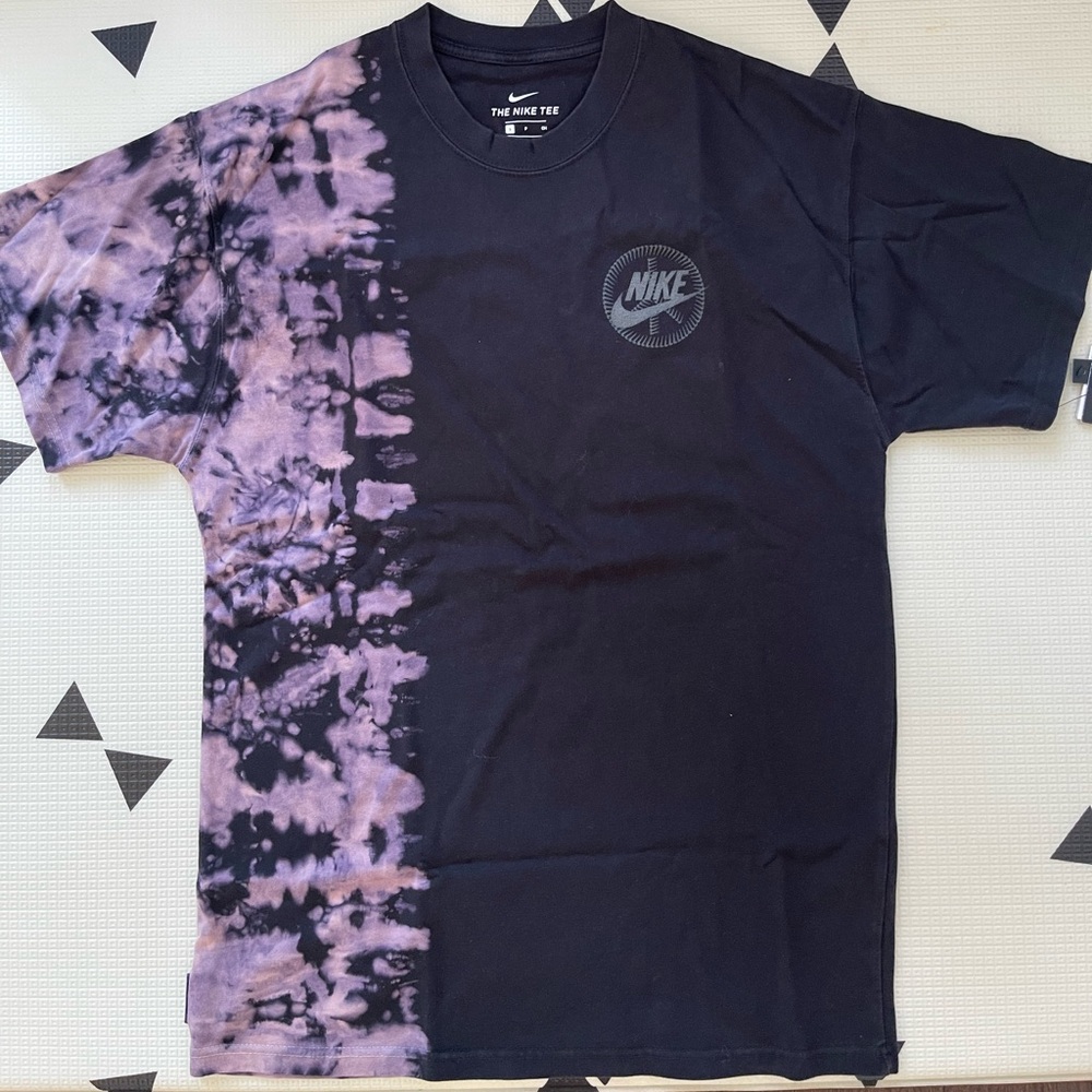 Nike Men’s Purple & Black Shirt